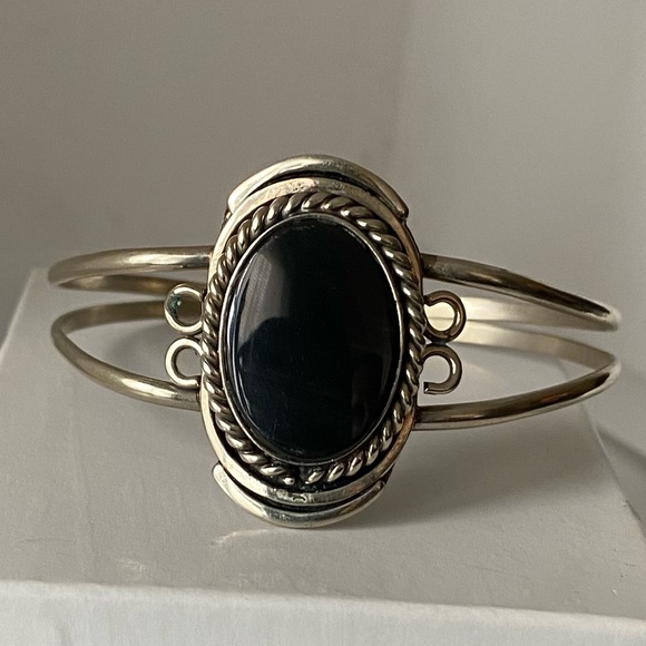 Silver Cuff Bracelet with Black Stone - Native, Unique - Picture 4 of 11